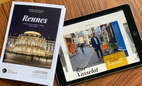 Guide papier et version affichée sur tablette du city guide de Lunaweb